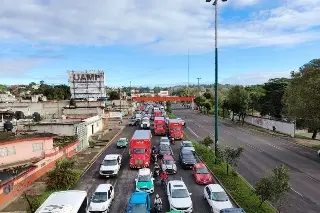 Paro de transportistas afecta vialidades en Veracruz