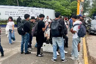 Miles de estudiantes evacuados del Tec de Veracruz; hallaron sustancia peligrosa