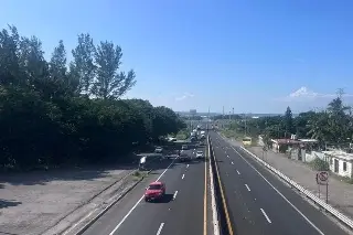  Transportistas se retiran de la Veracruz-Cardel; así queda la circulación