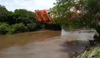 Rescatan con vida a pareja que cayó al río Jamapa en Boca del Río