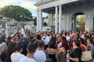 ¡Se llevaron un susto! Esto ocurrió durante el recorrido por el Cementerio Particular de Veracruz
