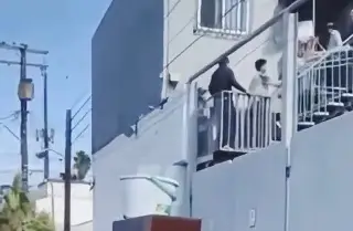 Desalojan oficinas de Morena por presunto adeudo de renta (+Video)