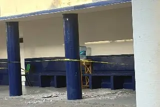 Se desploma techo en escuela y le cae a alumna al sur de Veracruz