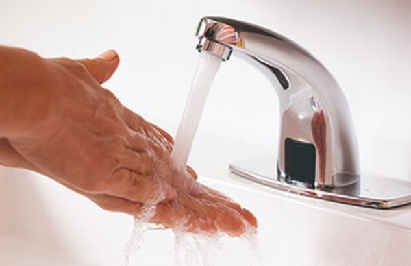 Imagen  La CFE aconseja lavar a mano para ahorrar luz. ¿Qué opinas?