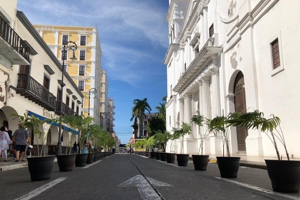 Imagen El ayuntamiento de Veracruz plantea un nuevo reglamento del centro histórico que contempla  sanciones  a propietarios de edificios y fachadas que se estén cayendo o sean demolidos sin permiso. ¿Estás de acuerdo?