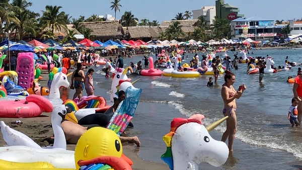 Imagen Turistas llegan a playas de Veracruz y Boca del Río durante la #SemanaSanta. ¿Cómo pasarás estos días?