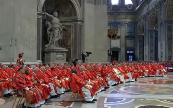 Imagen Inició el Cónclave. ¿Debería el nuevo Papa modernizar más la Iglesia o preservar su tradición? #SondeoXEU
