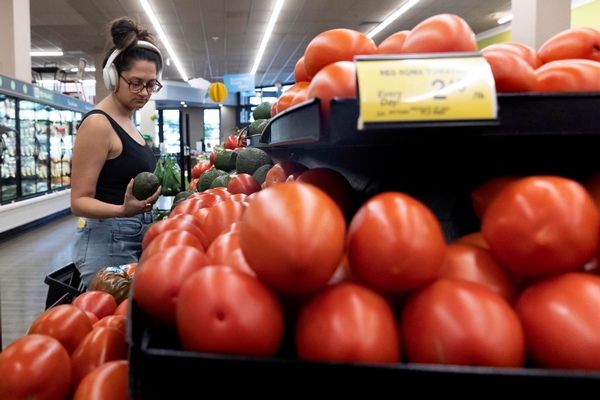Imagen Volvió a subir la inflación; el pollo, jitomate y la carne de res entre los productos con mayor alza de precio. ¿Qué opinas? #SondeoXEU
