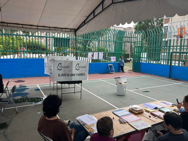 Imagen #Veracruz registra su nivel más bajo de participación ciudadana desde 2017, sólo votó el 49.3%, de acuerdo con el Programa de Resultados Electorales Preliminares (PREP). ¿Cuál fue la razón? #SondeoXEU