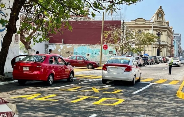 Imagen  Amplían cruceros con el paso de autos 1 x 1 en Veracruz. ¿Consideras que los automovilistas están respetando el 1x1?
