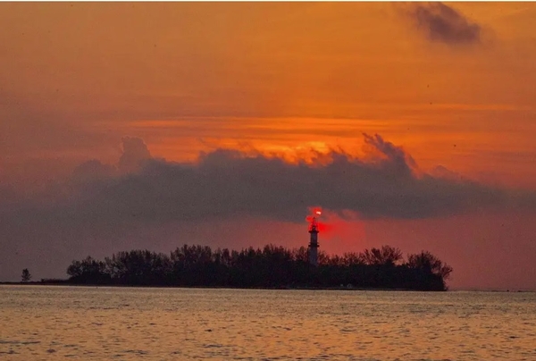 Imagen Investigadores proponen reabrir la Isla de Sacrificios al turismo, pero bajo un estricto plan de conservación ambiental. ¿Qué opinas?