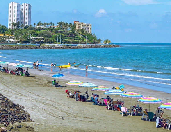 Imagen ¿Qué medidas crees que podrían salvar vidas en el mar y evitar ahogamientos como los ocurridos en estas vacaciones de Semana Santa?